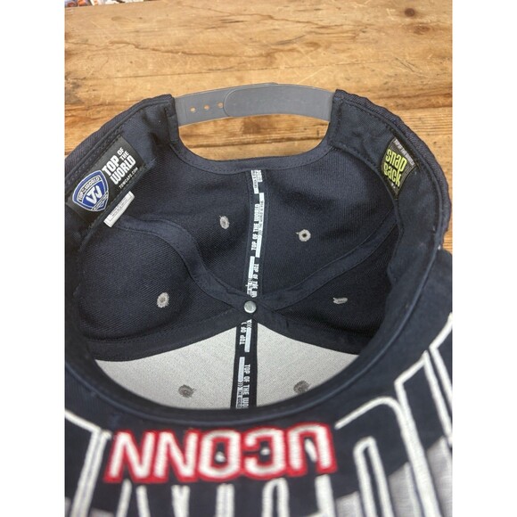 Top Of The World University Of Connecticut SnapBack Hat Cap UConn Basketball - Picture 6 of 6